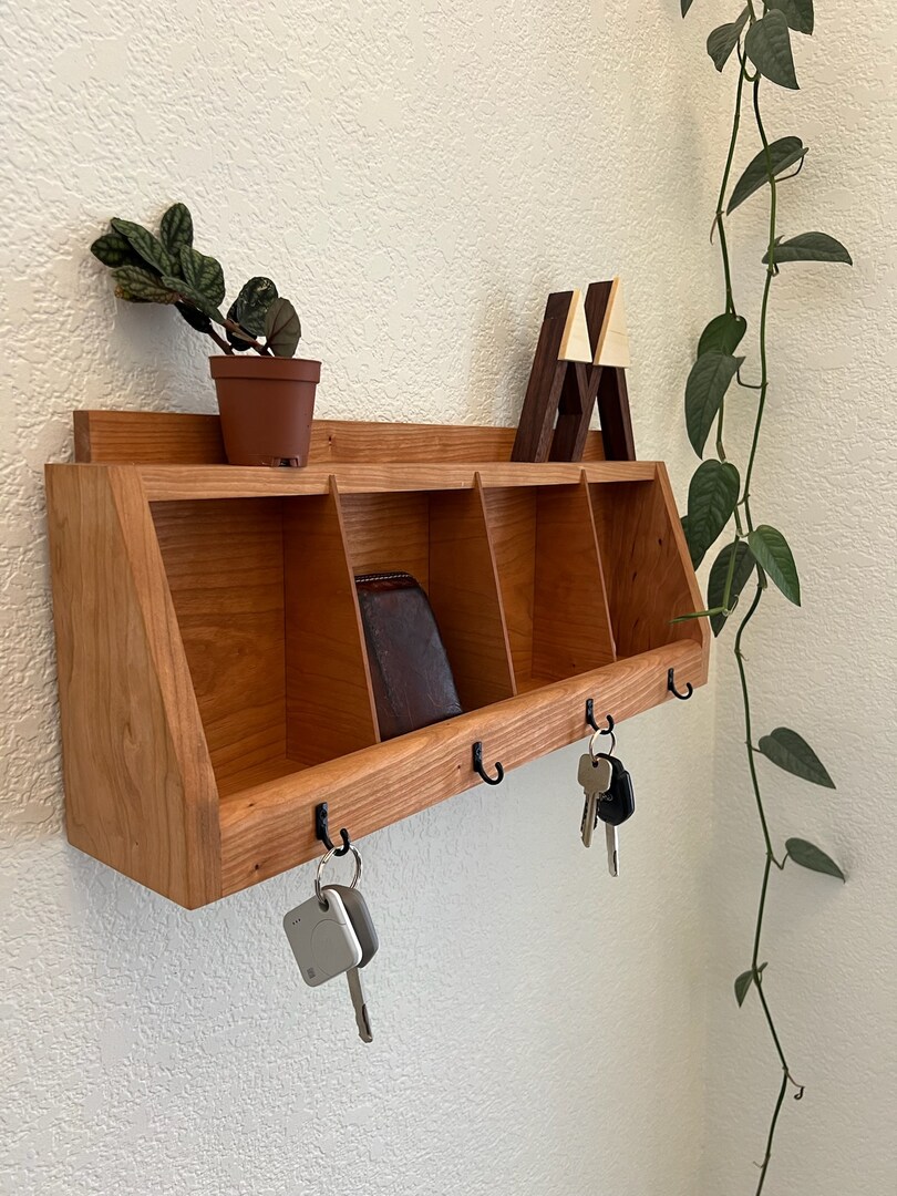 Modern Entryway Key Holder Entryway Organizer In Walnut โ Krovel